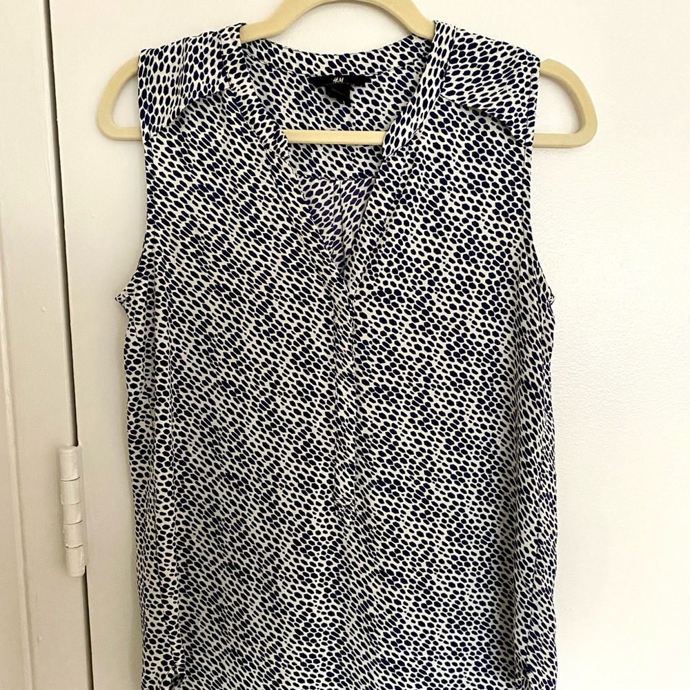 // h&m // dotted sleeveless top